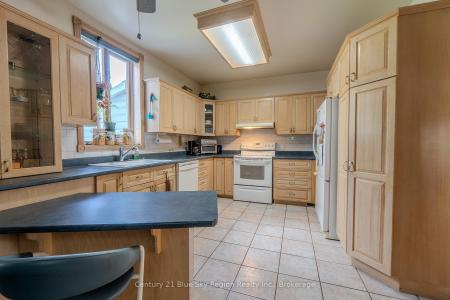 125 MAIN STREET, West Nipissing, Ontario P2B 1N6, Canada