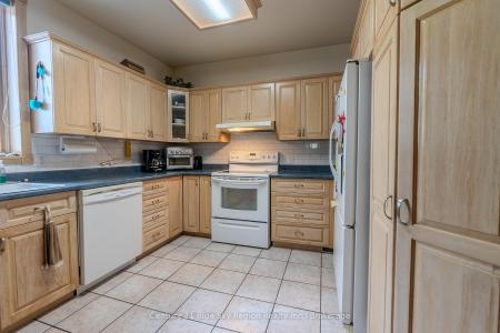 125 MAIN STREET, West Nipissing, Ontario P2B 1N6, Canada