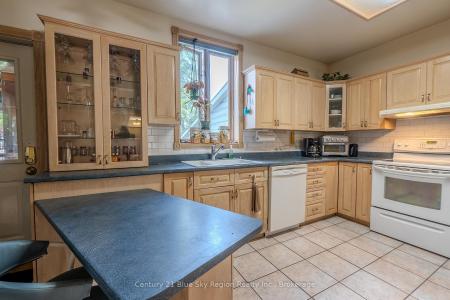 125 MAIN STREET, West Nipissing, Ontario P2B 1N6, Canada