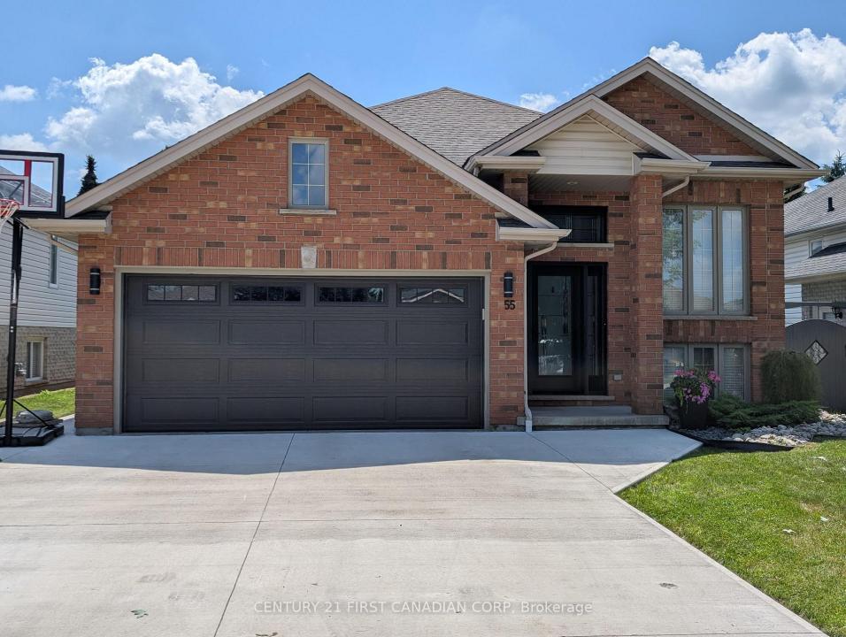 55 QUEENSWAY DRIVE, Strathroy-Caradoc-, Ontario N7G 4M2, Canada