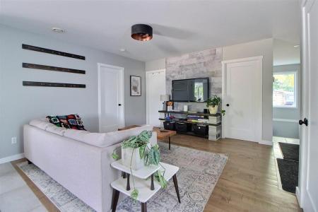 322 Av. Dufault, Rouyn-Noranda, Québec J9X 4E1, Canada