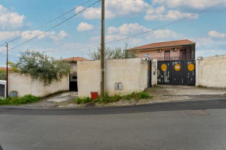 Via Pompeo Vecchio, Mascalucia, Sicilia 95030, Italy
