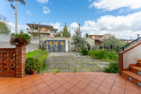 Mascalucia, Sicilia 95030, Italy