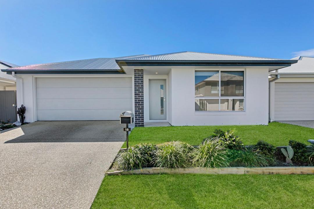 18 Carnarvon Crescent, Banya, QLD 4551, Australia