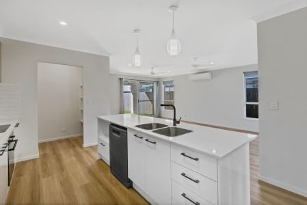 18 Carnarvon Crescent, Banya, QLD 4551, Australia