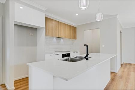 18 Carnarvon Crescent, Banya, QLD 4551, Australia