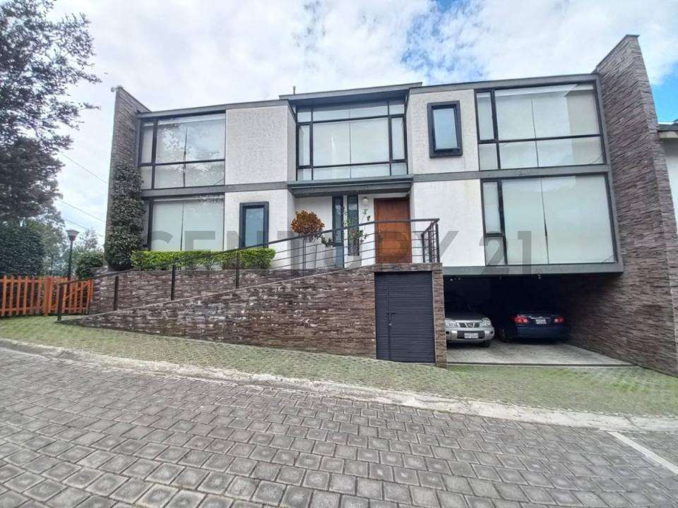 Calle las Retamas y General Eloy Alfaro OE9-111, Quito, Pichincha 00001, エクアドル