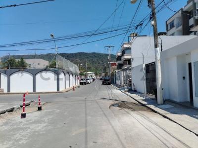 ceibos santa cecilia manzana o, Guayaquil, Guayas 00001, エクアドル
