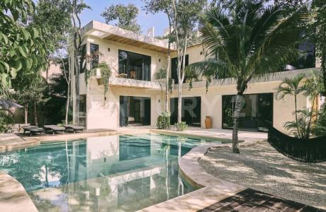 CALLE 14 SUR Y CALLE 16 SUR ,, Tulum, Quintana Roo 77760, Meksyk