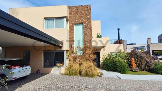 137 7400, Berazategui, GBA Sur 00001, Argentine