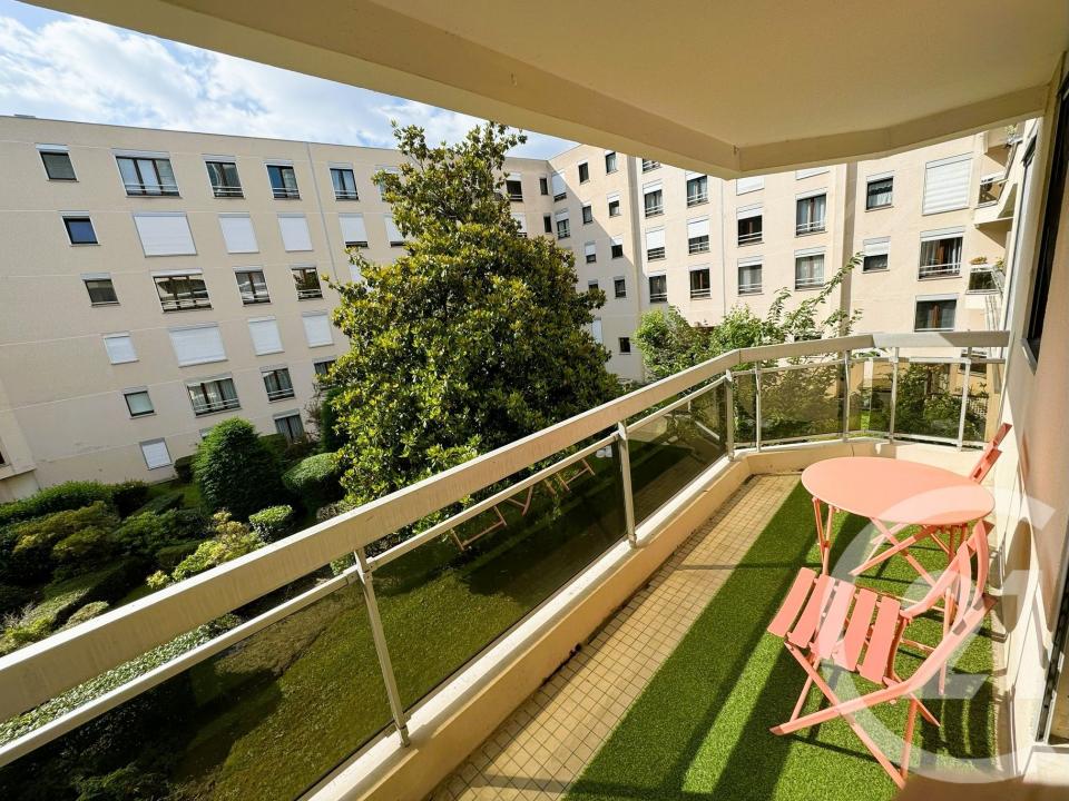 Puteaux, Île-de-France 92800, France