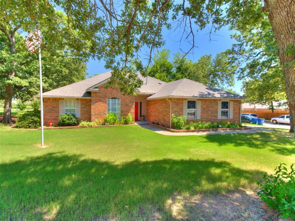 154 Woodlands Drive, Harrah, Oklahoma 73045, Estados Unidos