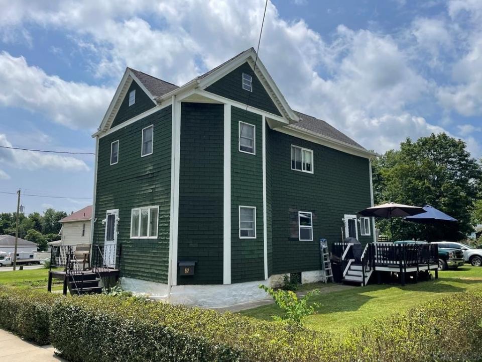 429 N. Walnut Street, Blairsville, Pensylwania 15717, USA