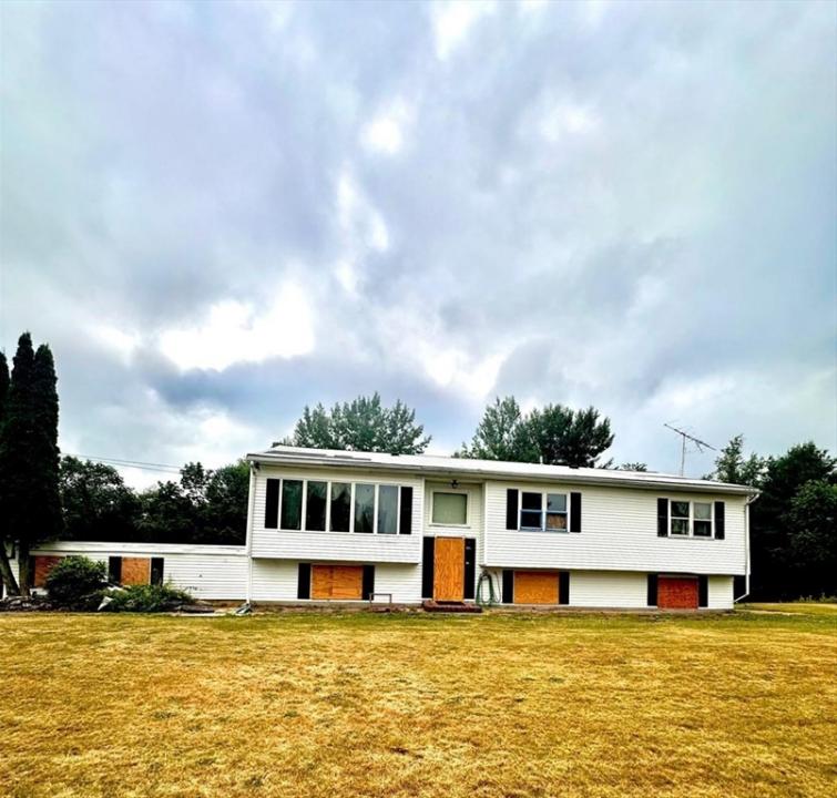 35 Hill St, Leominster, Massachusetts 01453