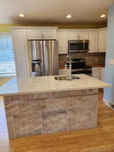 22 Baypath Way, Branford, Connecticut 06405