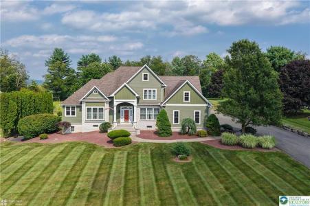 143 Indian Spring Dr, Stroudsburg, Pennsylvania 18360-6926, USA