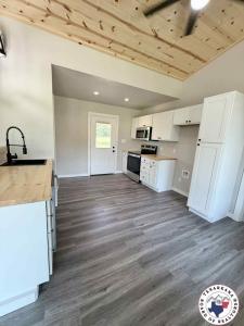 658 County Road 4564, Bivins, Texas 75555, USA