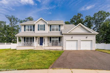 4 Saddle Ridge Court, Bayville, New Jersey 08721
