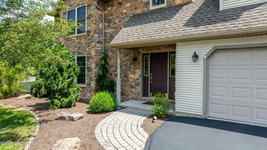 1 Bittersweet Drive, Bloomsburg, Pennsylvania 17815, USA