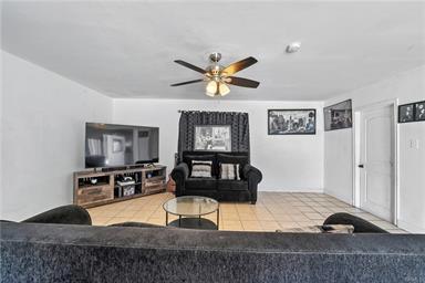 10333 Capistrano Ave, South Gate, California 90280, Estados Unidos