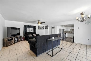 10333 Capistrano Ave, South Gate, California 90280, Estados Unidos