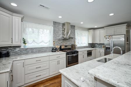 8841 Kathy Lane, Des Plaines, אילינוי 60016, ארצות הברית של אמריקה 