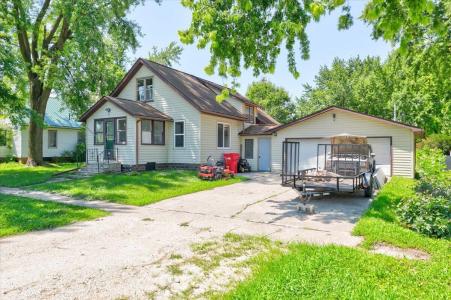 435 High St., Kamrar, Iowa 50132, USA