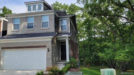 652 Peppermint Drive, RochesterHills, Michigan 48307, USA