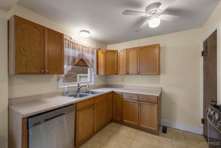 88 Mapleview Road, Cheektowaga, Nowy Jork 14225, USA