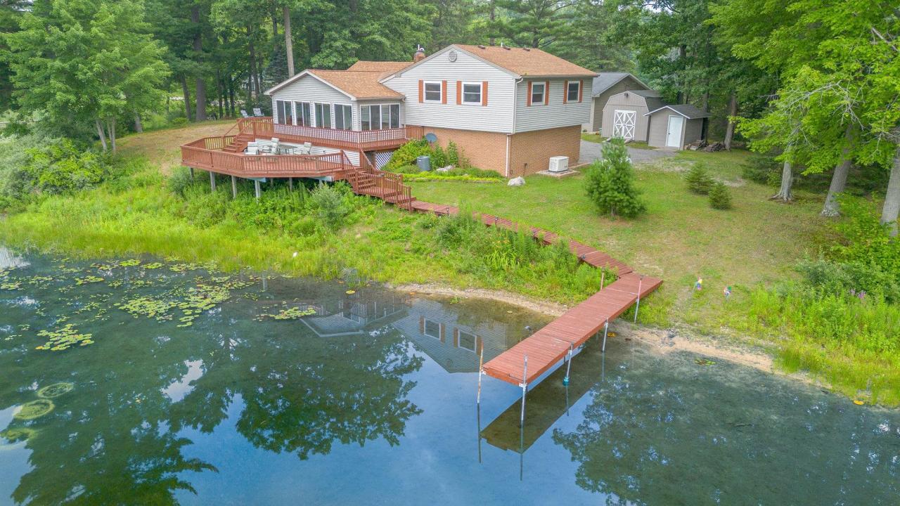 2350 Deer Lake, Harrison, מישיגן 48625, ארצות הברית של אמריקה