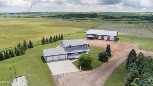 2104 37th Avenue, Center, ND 58530, USA