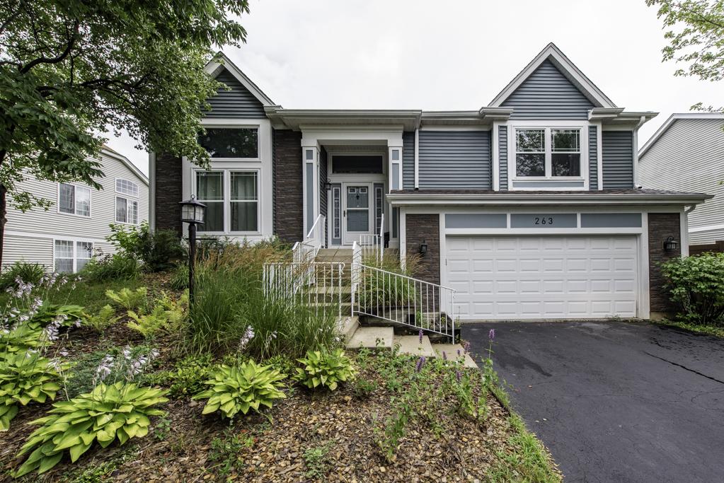 263 Pembrook Lane, Mundelein, Illinois 60060