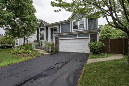 263 Pembrook Lane, Mundelein, Illinois 60060