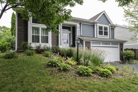 263 Pembrook Lane, Mundelein, Illinois 60060