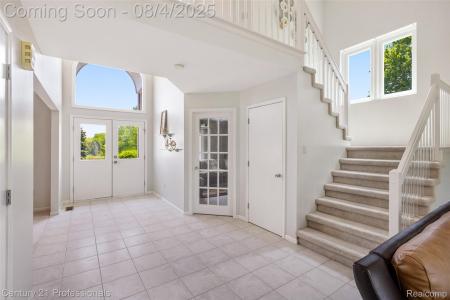 4136 Oakland Ridge Drive, LakeOrion, Michigan 48359, USA