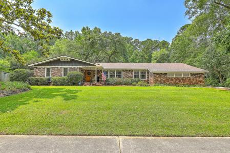 133 Axtell Drive, Summerville, SC 29485, USA