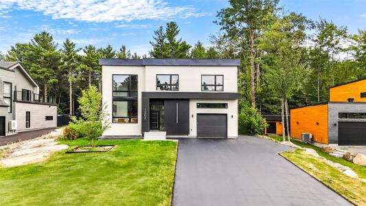 1203 Rue de la Grive, Saint-Jérôme, Quebec J5L 0G6, Canada