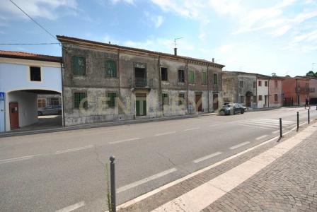 Via Chiesa, Albaredo D'Adige, Veneto 37041, Italy