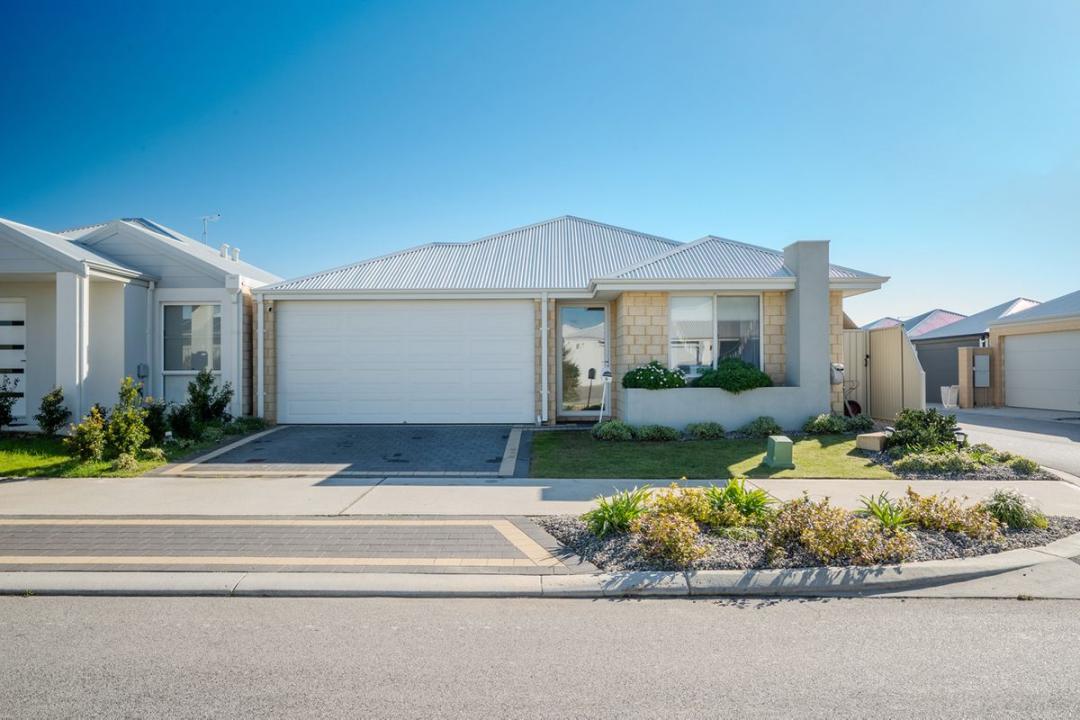 5 Mcgiffen Avenue, Alkimos, WA 6038, Australia