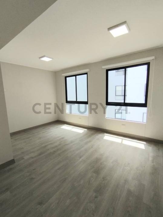 Avenida Arequipa 3235, Lima, Lima 00001, 秘魯