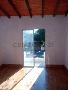 Husares 2128, Quilmes, GBA Sur 00001, Argentina