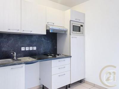 Pringy, Isla De Francia 77310, Francia