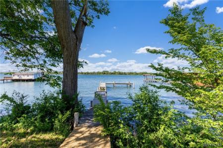 2382 West Oakfield Road, Grand Island, New York 14072, USA