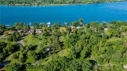 2382 West Oakfield Road, Grand Island, New York 14072, USA