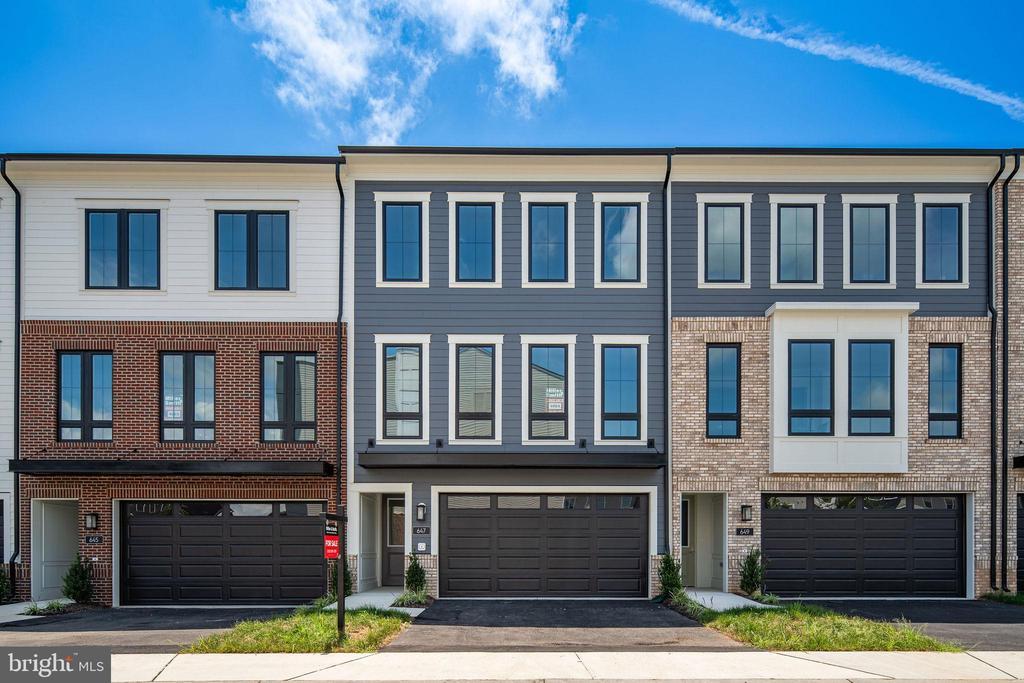 647 Angelfish Way, Woodbridge, Virginia 22191