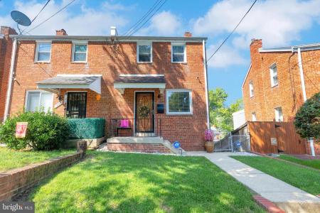 707 Hilltop Ter Se, Washington, Washington D.C. 20019
