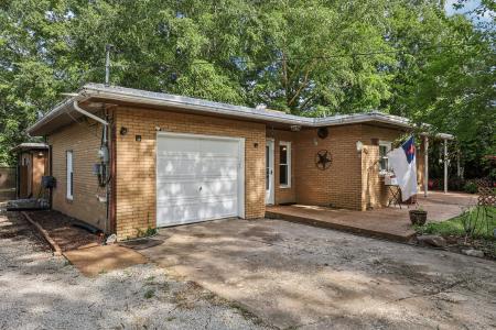 14 Dell Avenue, East Alton, Illinois 62024, USA