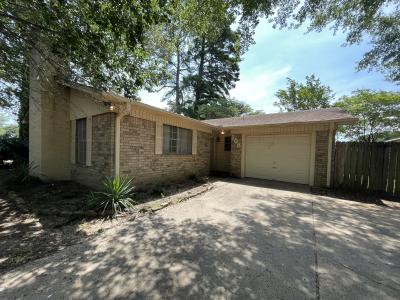 308 Redwater Rd., Wake Village, Texas 75501, USA