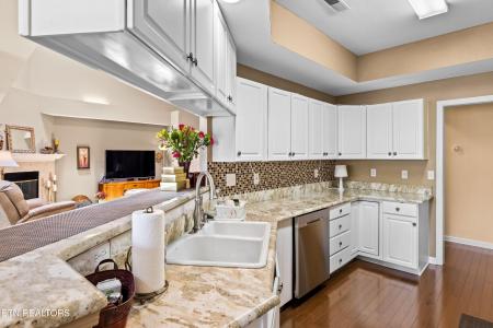 274 Royal Oaks Drive, Maryville, Tennessee 37801