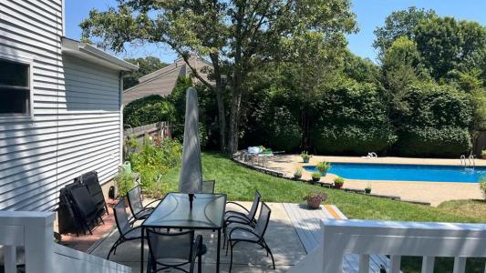 4 Valley Court, Holtsville, New York 11742, USA